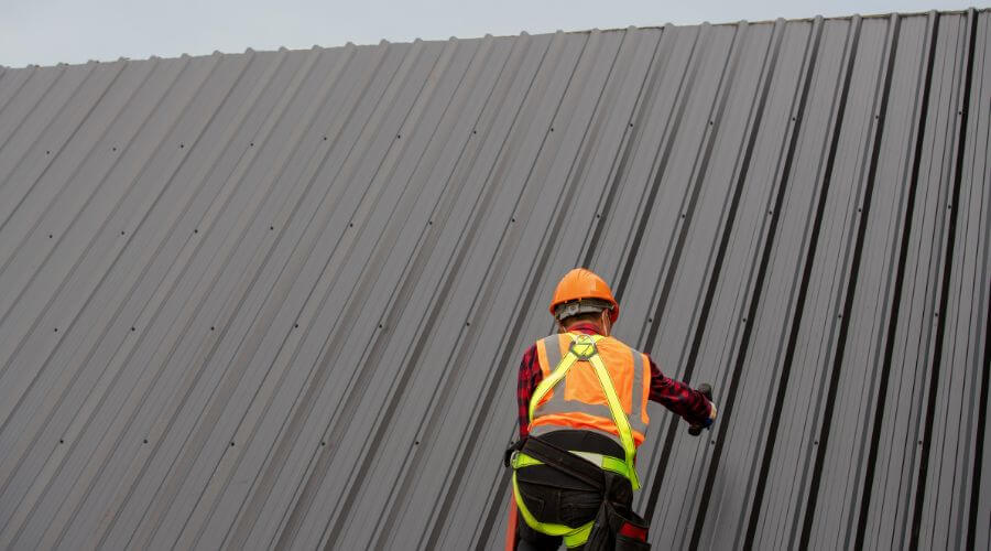Professional gutter cleaning in Sumrall, MS